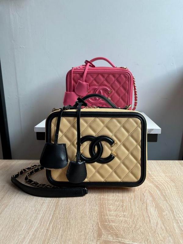 Chanel Handbags 621